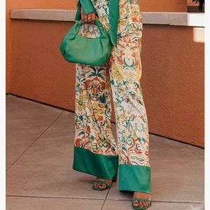 The Drop Women's Floral Printed Satin Wide Leg Pants by @sruthijayadevan. Size S